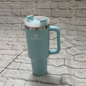 Stanley stainless steal quencher tumbler light blue with Handle 40 oz